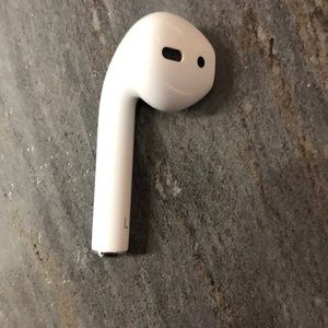 airpods 1 comes with charger perfect shape